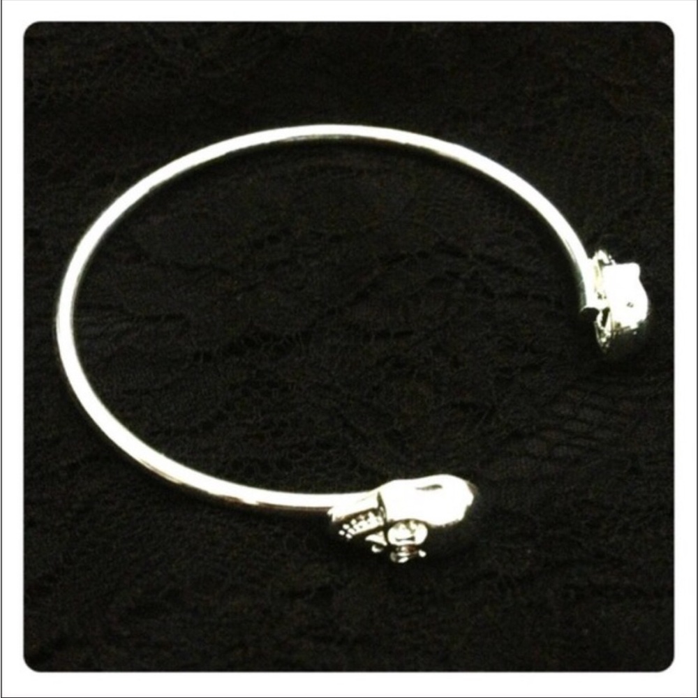 New Double Skull Head Bangle Bracelet - Silver